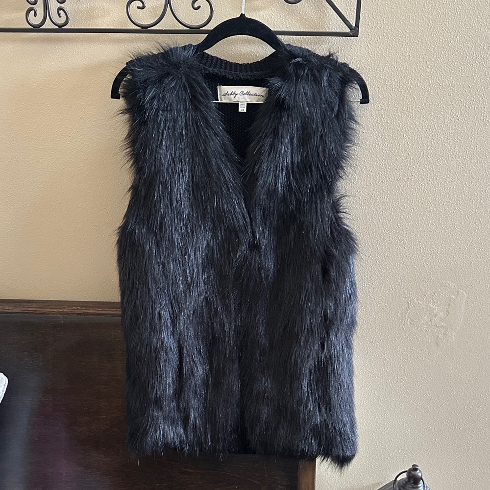 Sebby Collection Faux Fur Vest in Black